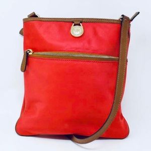 Michael kors kempton large pocket crossbody in coral reef.